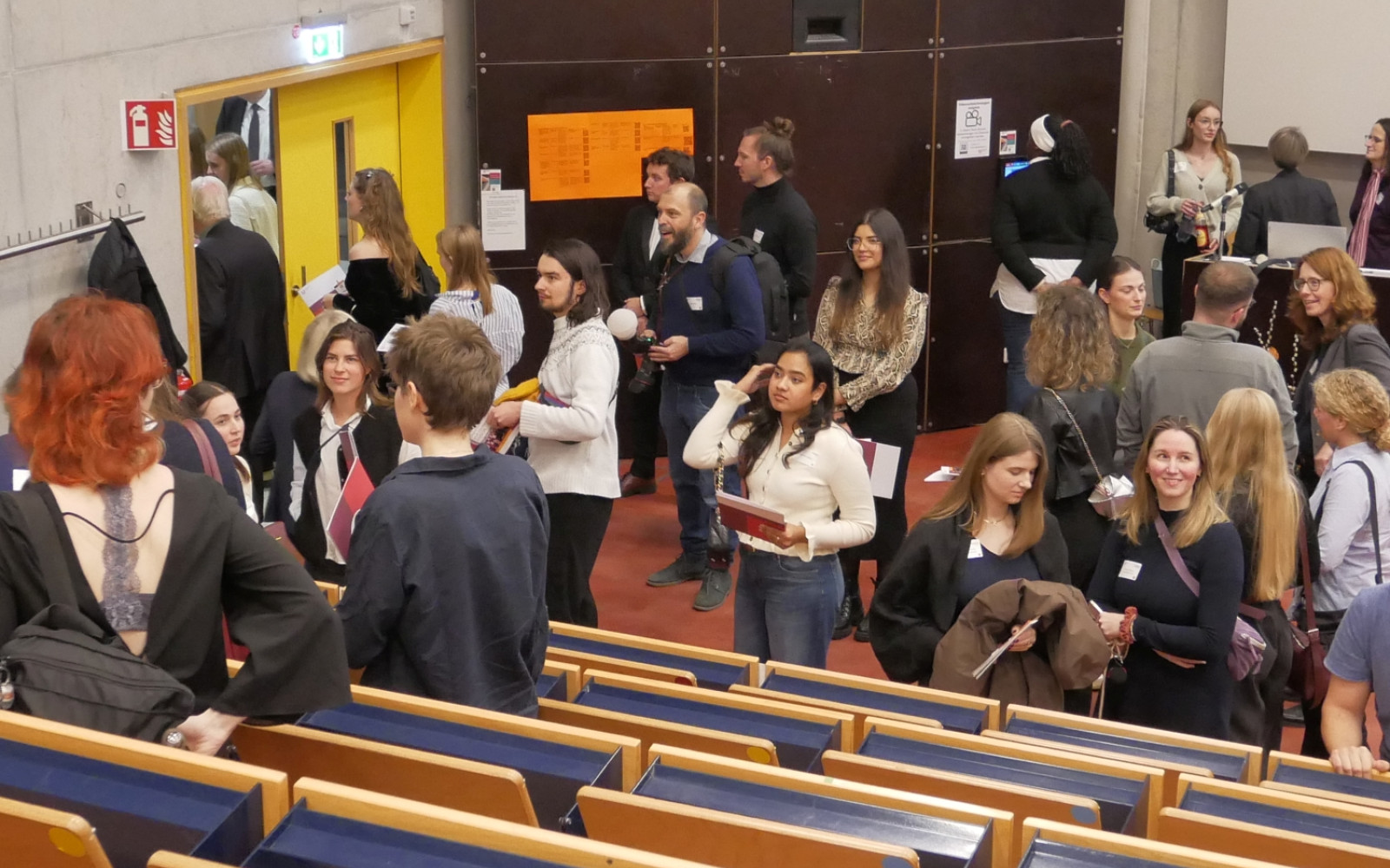 Und dann konnten alle den Saal verlassen, der gesellige Teil des Abends begann